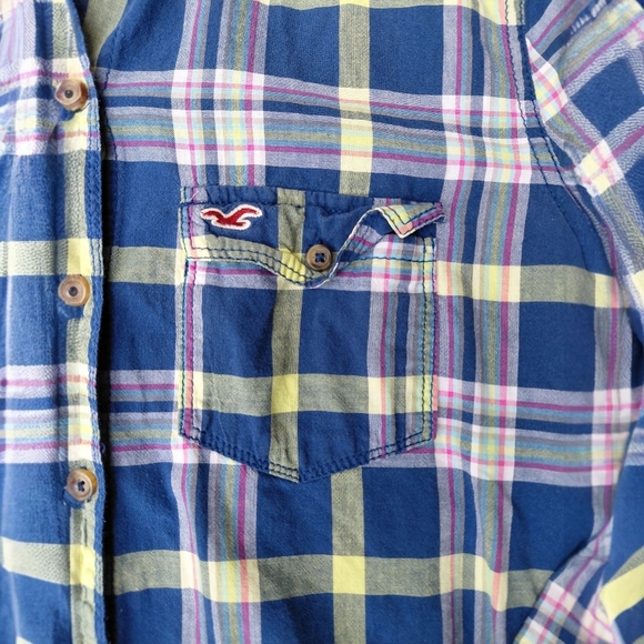 Hollister Blue and Green Casual Button Down Shirt - Picture 4 of 6
